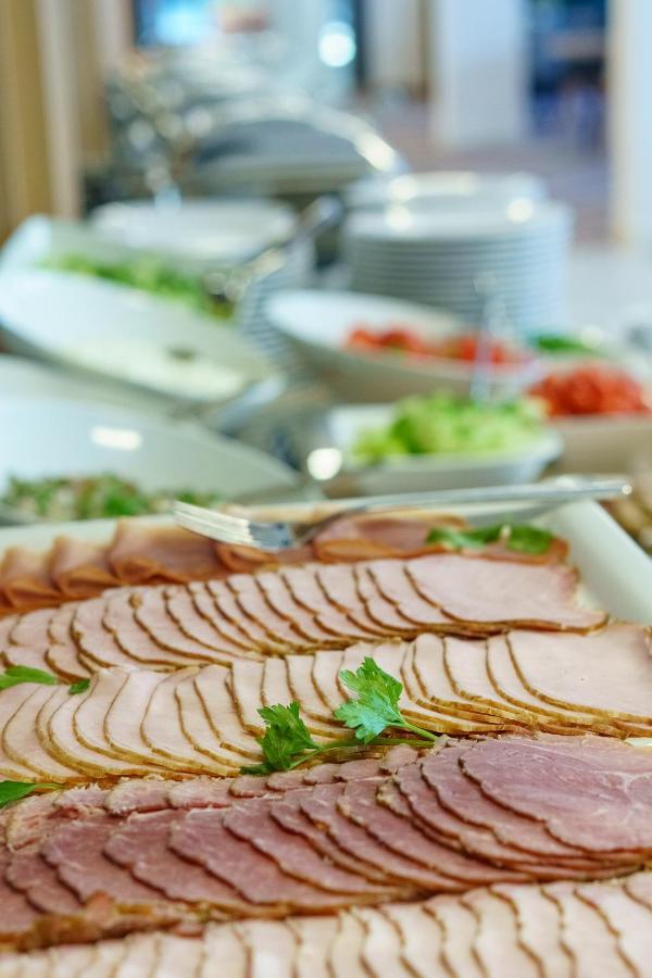 Szumy Park Hotel & Restaurant Susiec Dış mekan fotoğraf